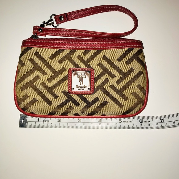 tignanello wristlet - Picture 4 of 13